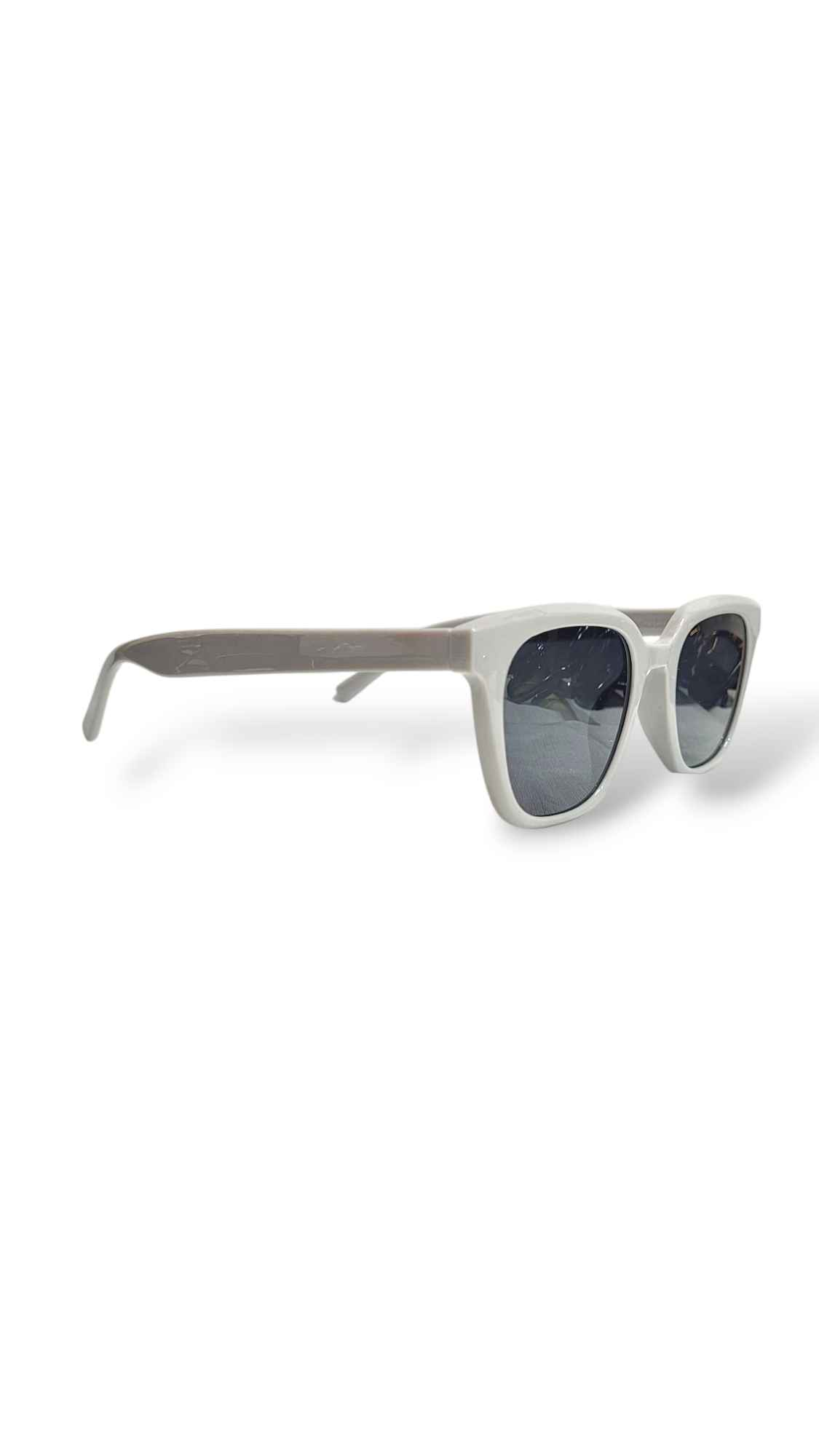SpecsFriendly unisex classic square UV Shades