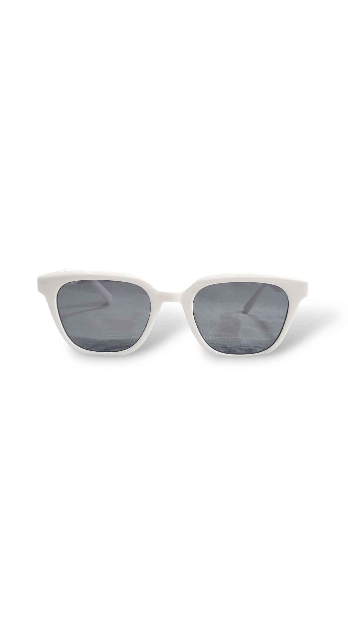 SpecsFriendly unisex classic square UV Shades